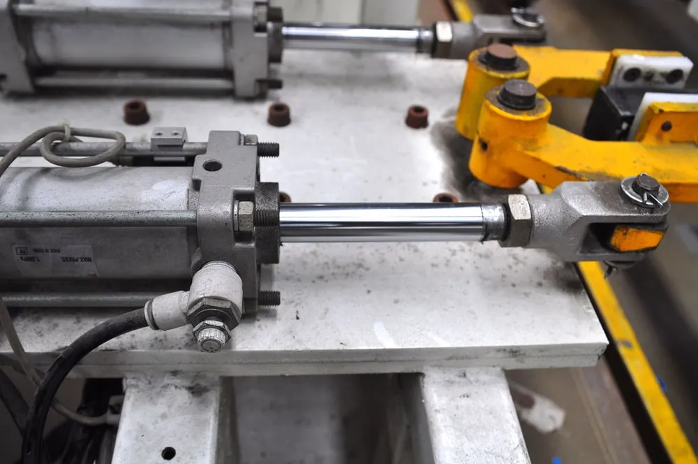 How to Know When Your Pneumatic Cylinder Needs Replacement or Repair